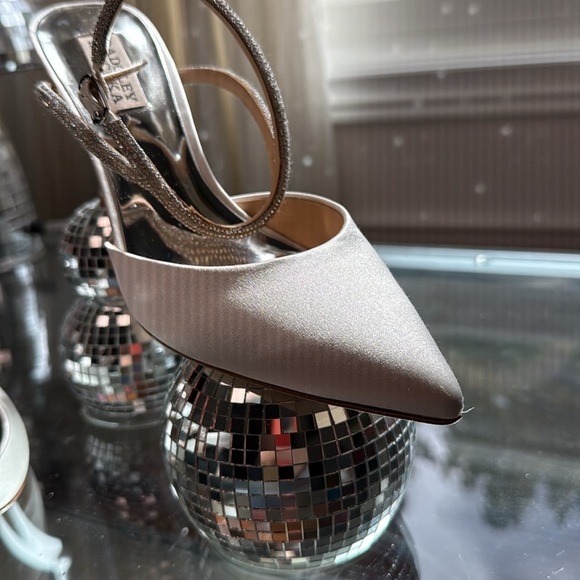 Badgley Mischka Kamilah White Satin - Picture 10 of 14